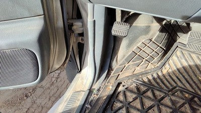 2004 Nissan Xterra Driver Left Lower Kick Trim Panel Oem Gray K
