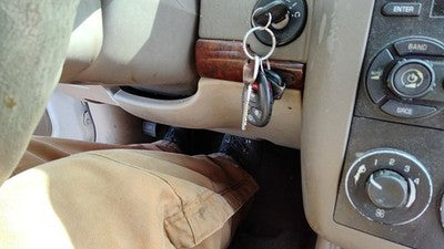 04-05 New Style Malibu Lower Dash Under Column Knee Bolster Trim Panel Neutral