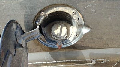 1999-2003 Gmc Sierra 2500 Fuel Filler Neck Assembly With Gas Cap Oem 6.0L