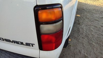 2000-2003 Chevy Suburban Passenger Right Tail Light Brake Lamp Oem Rear 19168991
