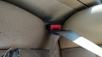 2009-2014 Mercedes C300 Driver Left Front Seat Belt Buckle Receiver Beige 125