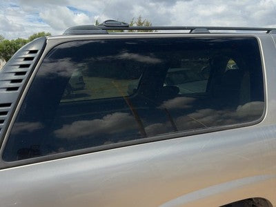2000-2006 Chevy Suburban Passenger Right Rear Quarter Glass Back Side Window Oem