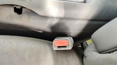1999 Chevy Suburban Driver Left Front Seat Belt Buckle Receiver Oem Gray 132