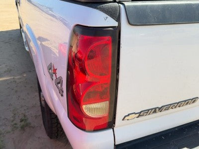 2004-2007 Chevy Silverado 2500 Driver Left Tail Light Brake Lamp Oem Rear