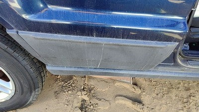 03-04 Grand Cherokee Passenger Right Rear Moulding From Door Back Trim Strip