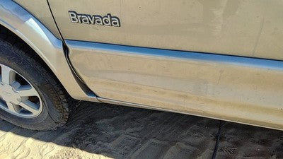 98-01 Olds Bravada Driver Left Front Moulding From Door Trim Strip Pewter 11U