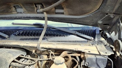 1999-2001 Gmc Sierra 2500 Driver Left Windshield Wiper Arm Oem Blade Lever