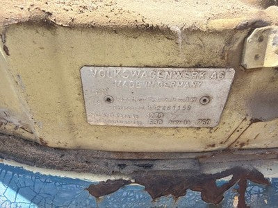 68-79 Super Beetle Passenger Right Rear Knuckle Assembly Stub Axle With Hub Oem