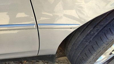 98-02 Intrigue Passenger Right Moulding From Fender Trim Strip Silver 17U
