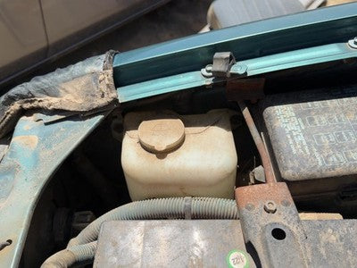 1994-1997 Isuzu Rodeo Windshield Washer Fluid Reservoir With Pump Oem Wiper Tank