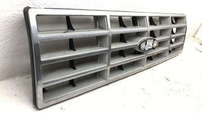 1982-1986 Ford F150 Front Grille Assembly Oem E3Tz8200G Bronco E3Tz8200G