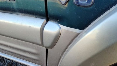 2000-2002 Honda Passport Passenger Right Moulding From Fender Oem Trim Strip