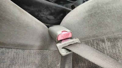 1999 Saturn Sl2 Driver Left Front Seat Belt Buckle Receiver Oem Gray