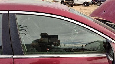 2008-2012 Chevy Malibu Passenger Right Front Side Window Door Glass Oem 15210616