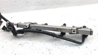 2004-2005 Mazda 3 Complete Fuel Rail With Injectors Set Loaded Oem 2.3L