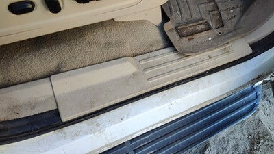2008 Lincoln Navigator Passenger Right Lower Sill Step Moulding Trim Panel Tan