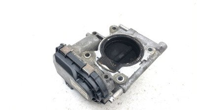 2004-2005 Mazda 3 Throttle Body Valve Oem With Sensors 2.3L L32113640f