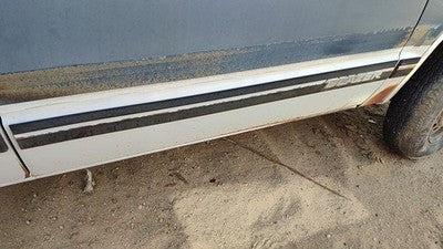 1994 Chevy S10 Blazer Passenger Right Front Moulding From Door Oem Trim Strip