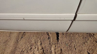 05-07 Dodge Caravan Driver Left Front Moulding From Door Trim Strip White Pw1