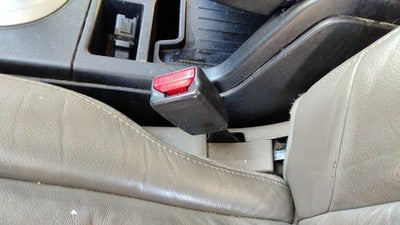 2004 Mitsubishi Endeavor Driver Left Front Seat Belt Buckle Oem 02q Sand Blast
