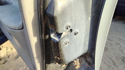 1996-2002 Saturn Sl1 Passenger Right Front Door Latch With Rods/Cables Oem