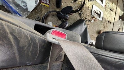 2002-2003 Chevy Venture Driver Left Front Seat Belt Buckle Receiver Oem Gray 14D