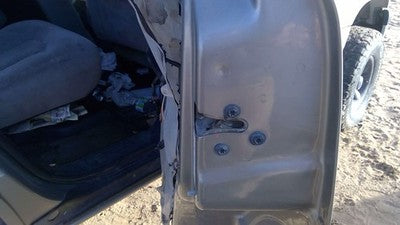 2000-2006 Chevy Tahoe Passenger Right Rear Door Latch With Rods/cables Oem Back