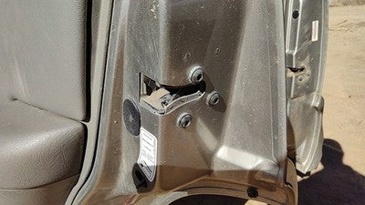 1996-2004 Olds Bravada Passenger Right Rear Door Latch With Rods/Cables Oem Back