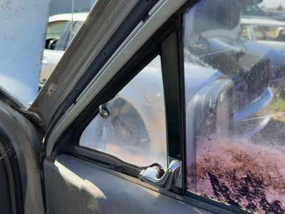 88-93 Pup Passenger Right Front Vent Window Small Door Glass With Frame Oem