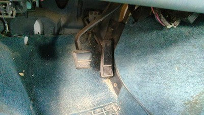 1993 Gmc Safari Gas And Brake Pedal Assembly Automatic Transmission