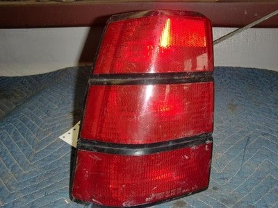 1988-1993 Pontiac Lemans Driver Left Tail Light 2 Door Oem 05974272