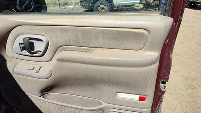 1995-99 Gmc Yukon Passenger Right Front Inside Door Trim Panel Only Oem Tan 522