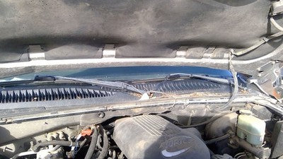 2001 Chevy Tahoe Windshield Wiper Cowl Vent Trim Panel Oem Grille