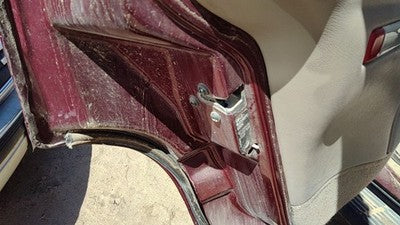 1995-00 Gmc Yukon Driver Left Rear Door Latch With Rods/Cables Oem Back 16629443