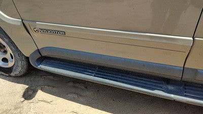 98 Lincoln Navigator Driver Left Front Moulding From Door Oem Trim Strip Gold Bi