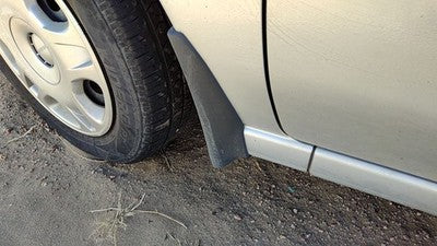 2000-2004 Subaru Legacy Driver Left Moulding From Fender Oem Mud Flap