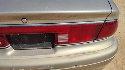 1997-1998 Buick Century Center Inner Tail Light Brake Lamp Oem Rear 05978553