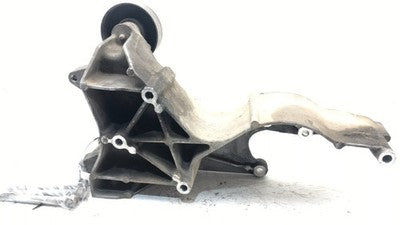 2005 Chevy Avalanche Power Steering Pump Mount Bracket With Bolts Oem 12554030