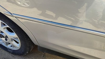 98-02 Intrigue Passenger Right Rear Moulding From Door Back Trim Silver 17U