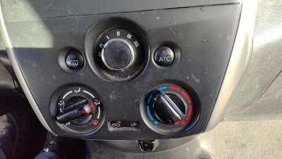 2015-2019 Nissan Versa Temperature Control Module In Dash Heater Ac Head Unit