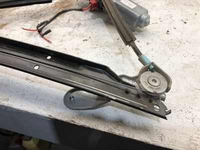 01-03 Town and Country Passenger Right Front Power Window Regulator with Motor