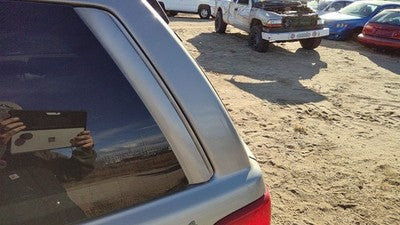 01 Grand Cherokee Driver Left Rear Corner Moulding On Quarter Panel Ps5 Silver