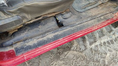 1997 Nissan Hardbody Passenger Right Lower Sill Step Moulding Trim Panel Gray