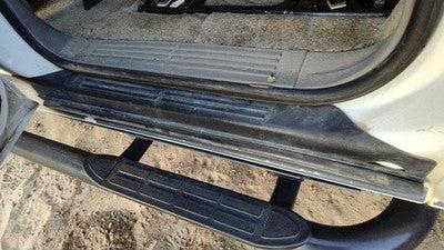 2001 Chevy Suburban Driver Left Lower Sill Step Moulding Trim Panel Oem
