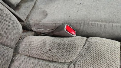1998 Buick Lesabre Passenger Right Front Seat Belt Buckle Receiver Oem Grey 17C