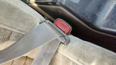 1994 Jeep Grand Cherokee Passenger Right Front Seat Belt Buckle Receiver Gray