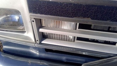 1989 Chevy G20 Van Passenger Right Front Turn Signal Light Lamp Grille Mounted