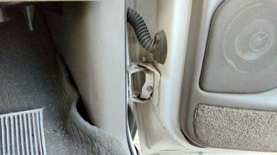 2001 Chevy Suburban Passenger Right Lower Kick Trim Panel Oem 922 Light Gray