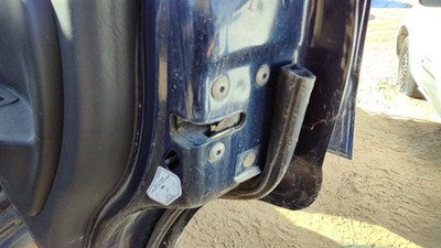 2004 Jeep Grand Cherokee Passenger Right Rear Door Latch With Rods/Cables Back
