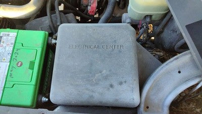 2000-2002 Chevy Suburban Engine Fuse Box Power Distribution Panel Oem 5.3L